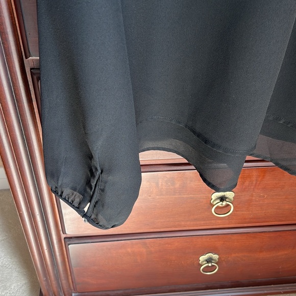 Abercrombie & Fitch Black Crepe Blouse Medium NWOT - Picture 5 of 8